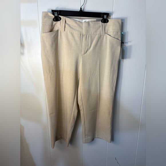 NWT Maurice’s I am Polished Light Tan Women’s Capri Pants Size 9/10 - Picture 9 of 9